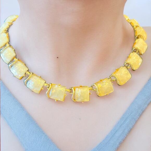 Vintage Coro Faux Opal Lucite Necklace Gold Tone 17" - Picture 1 of 9